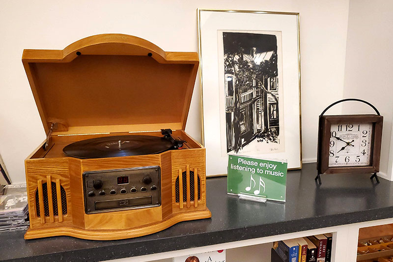 Display rack with musical options: a good gift for someone with dementia